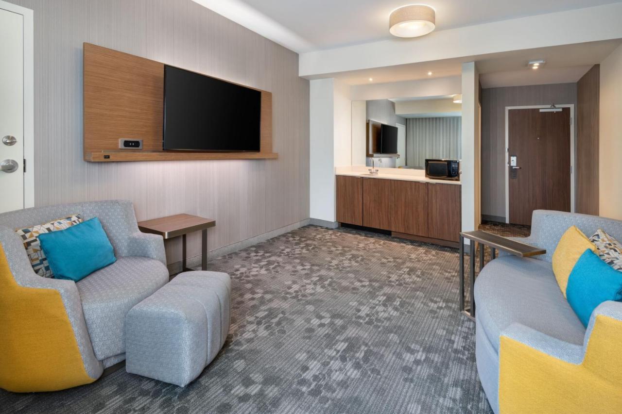 Courtyard By Marriott Atlanta Alpharetta/Avalon Area Hotel Екстериор снимка